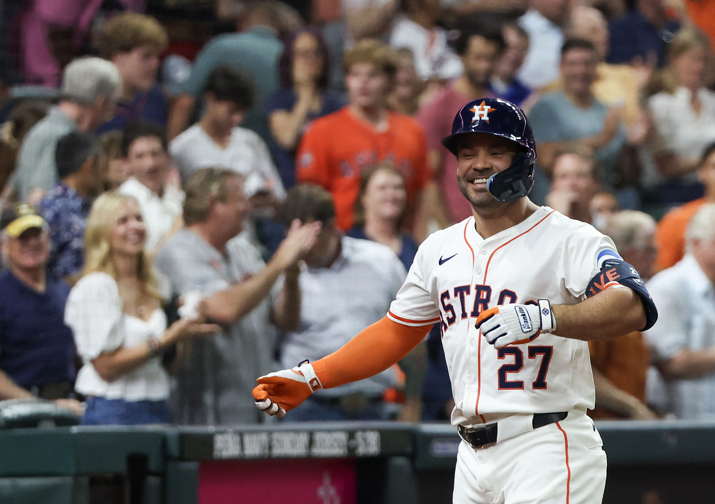 Jose Altuve leads the Astros - Source: Imagn